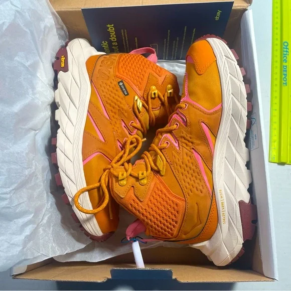 BNIB HOKA ONE ONE ANACAPA MID GTX $195 US 5.5M Price Firm no discounts - Picture 8 of 16